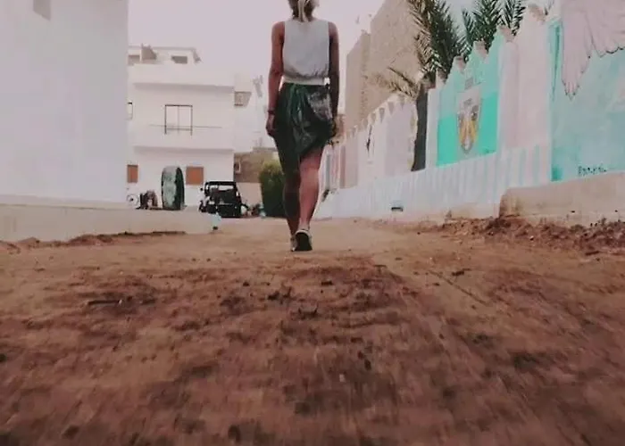 A5ena House *